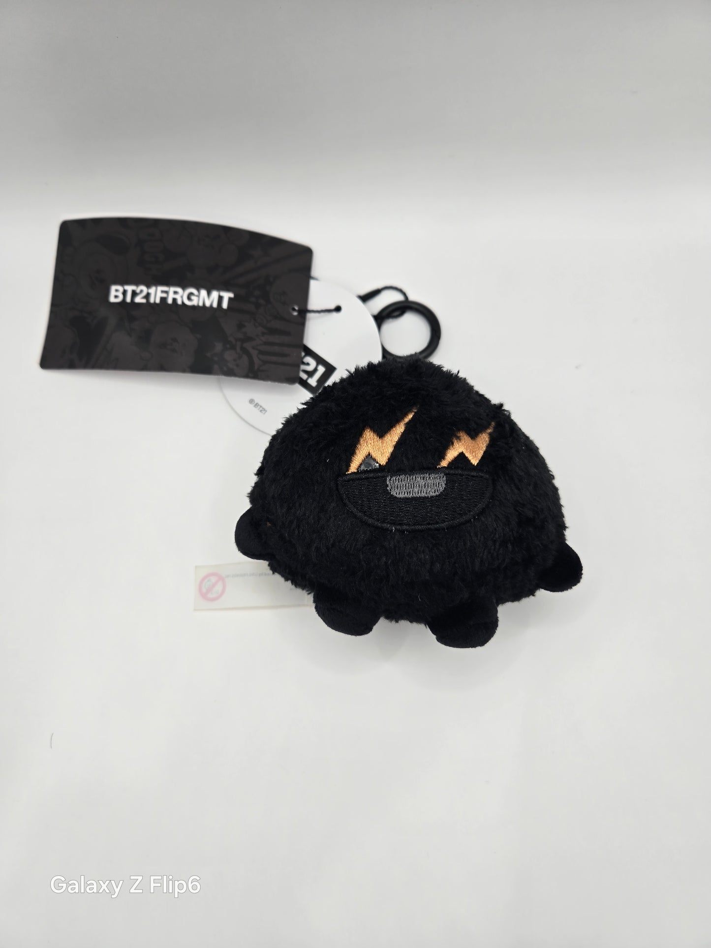 Peluche Shooky negro BT21