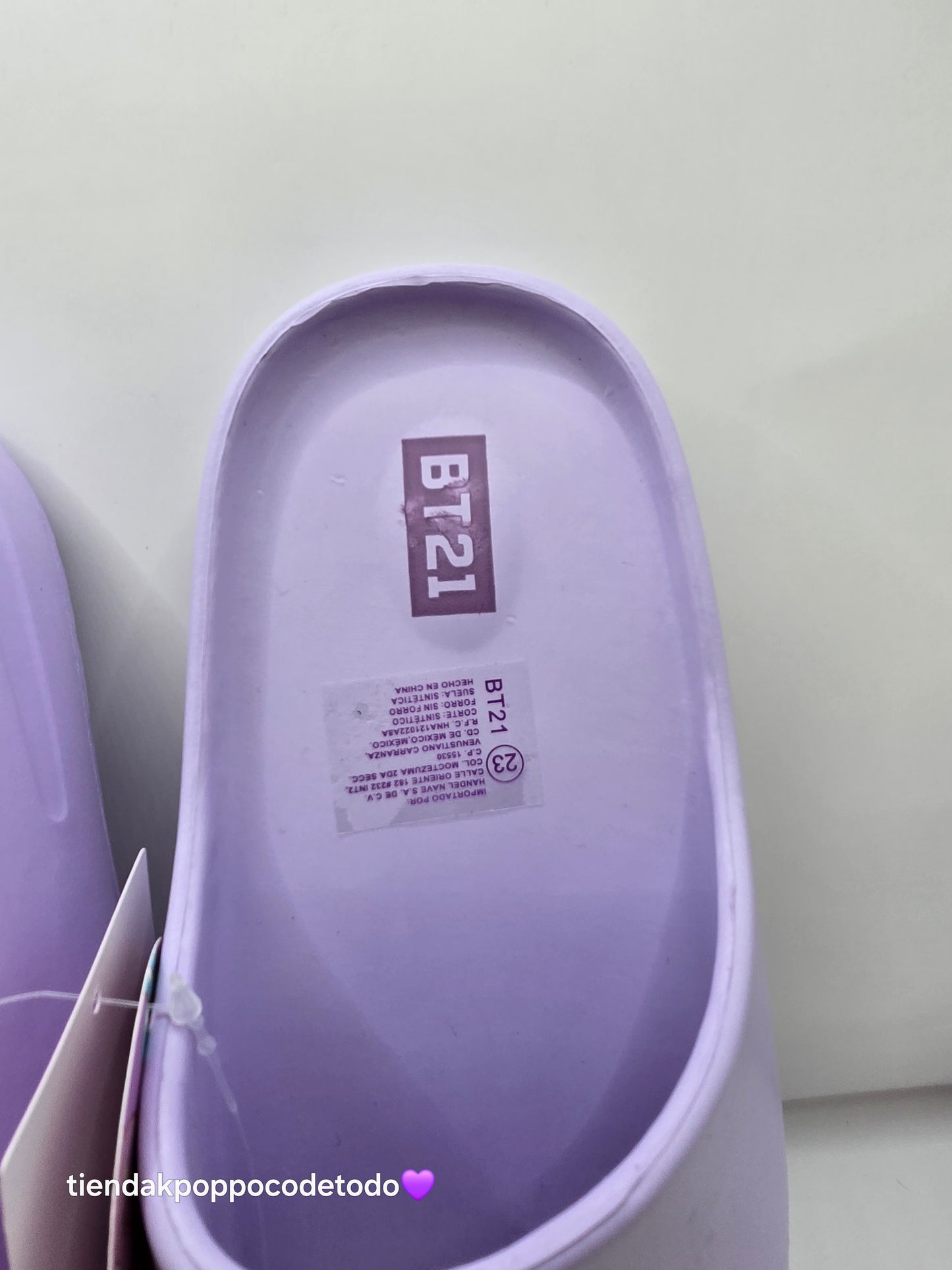 Sandalias BT21