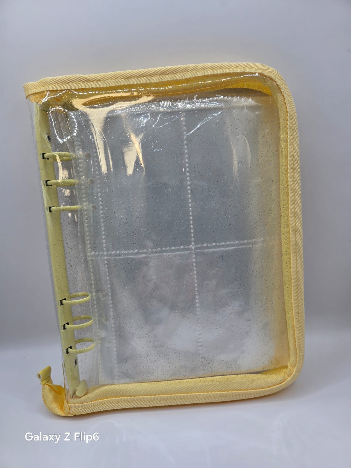 Binder amarillo tipo carpeta