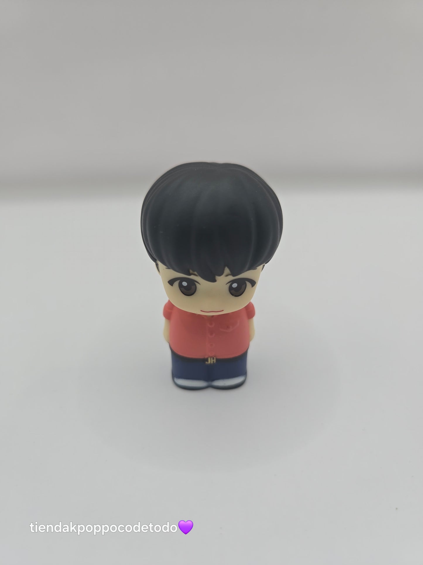 Figuras de integrantes de BTS