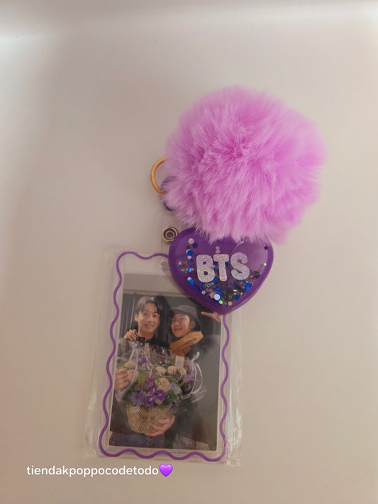 Cardholder BTS pompón y acrílico