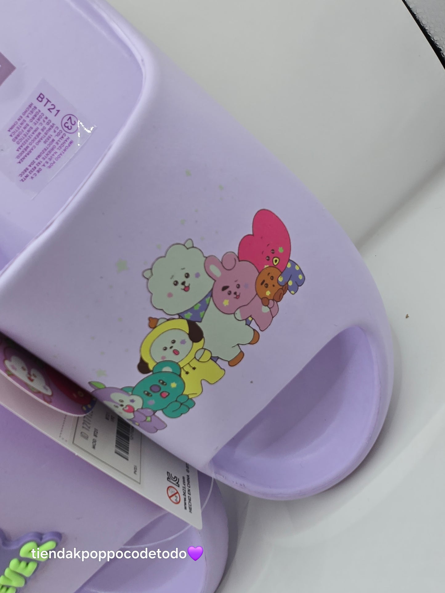 Sandalias BT21