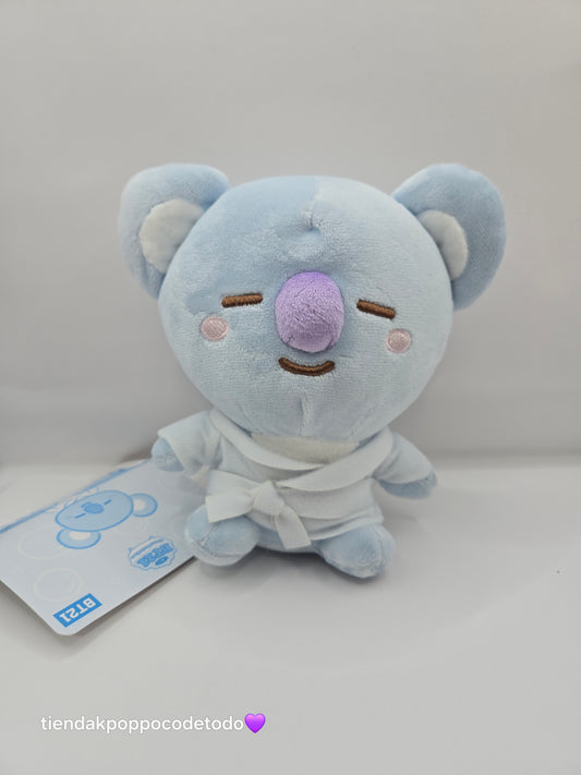 Peluche Koya con bata de baño