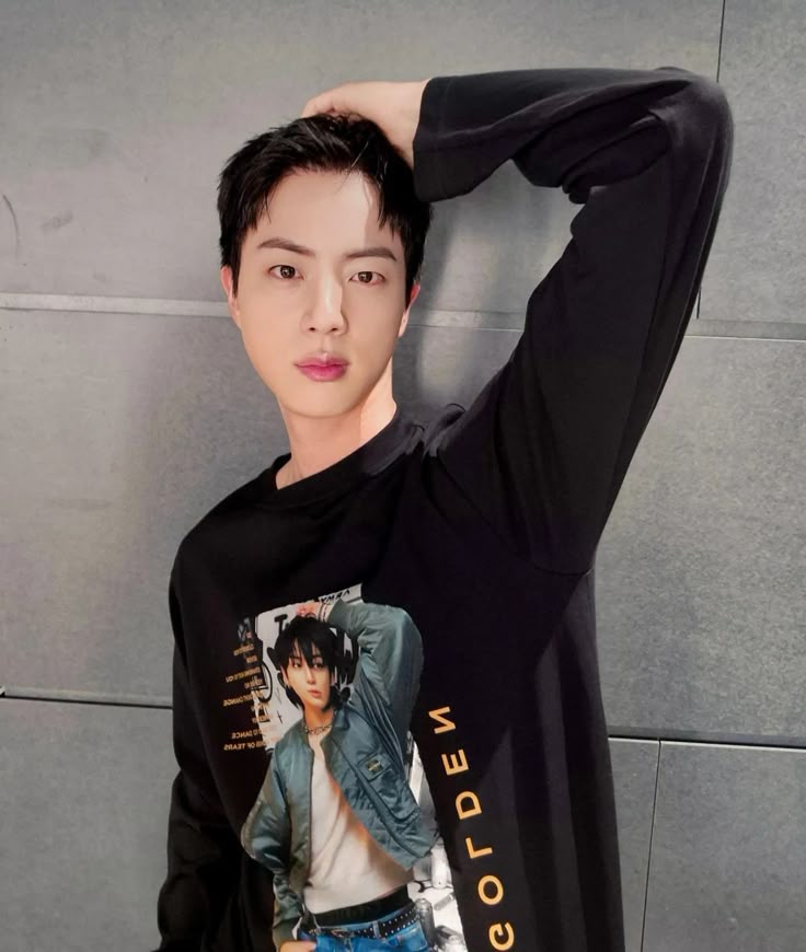 Playera Golden JK Jin