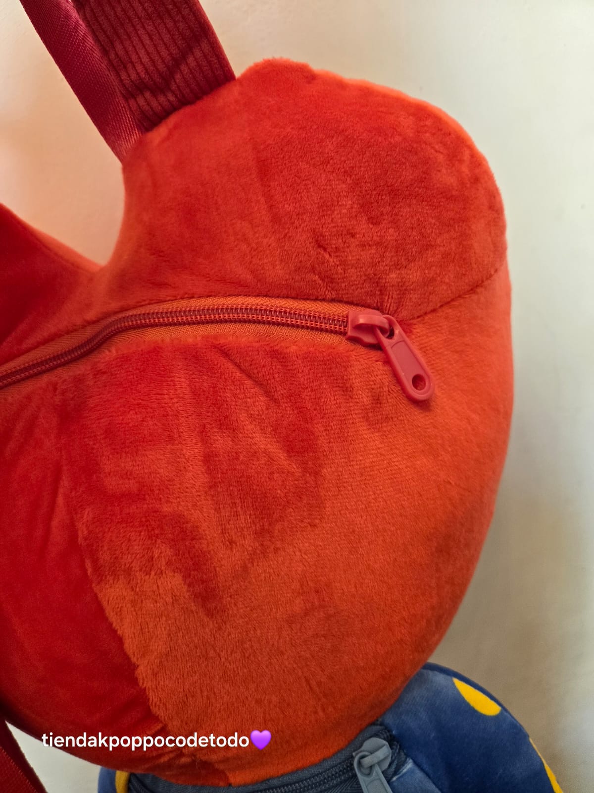Mochila de peluche de Tata BT21