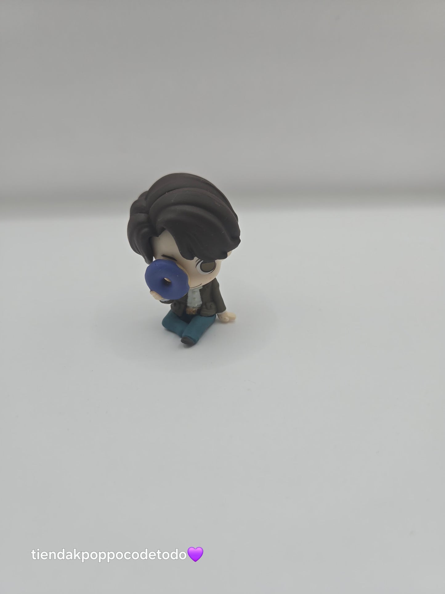 Figuras de integrantes de BTS